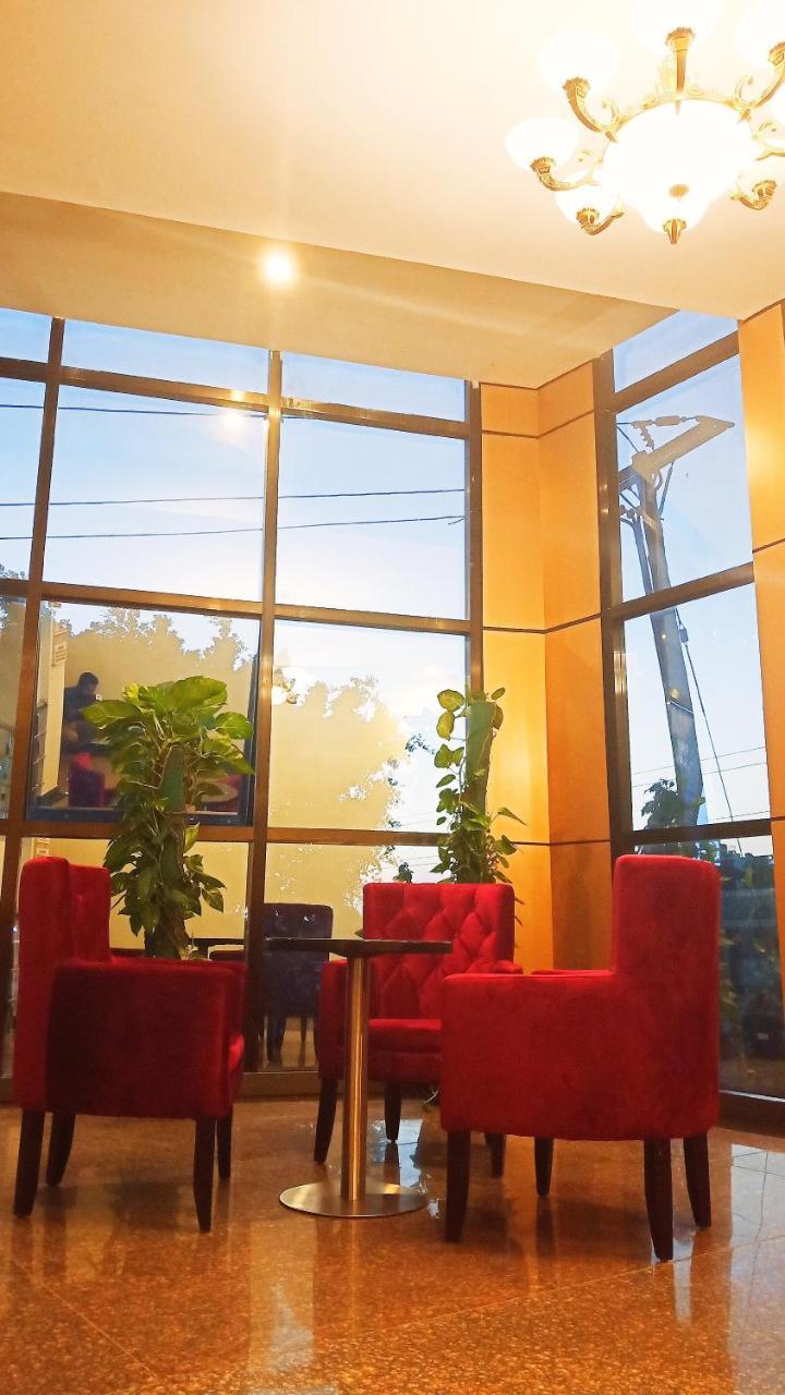 Hotel Blue Sapphire ダル・エス・サラーム エクステリア 写真